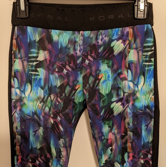 Koral abstract multicolor black cropped leggings size small - Picture 2 of 8